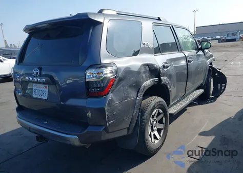 2021 Toyota 4Runner Trd Off Road z USA, uszkodzony, nr VIN JTEPU5JR1M5931205